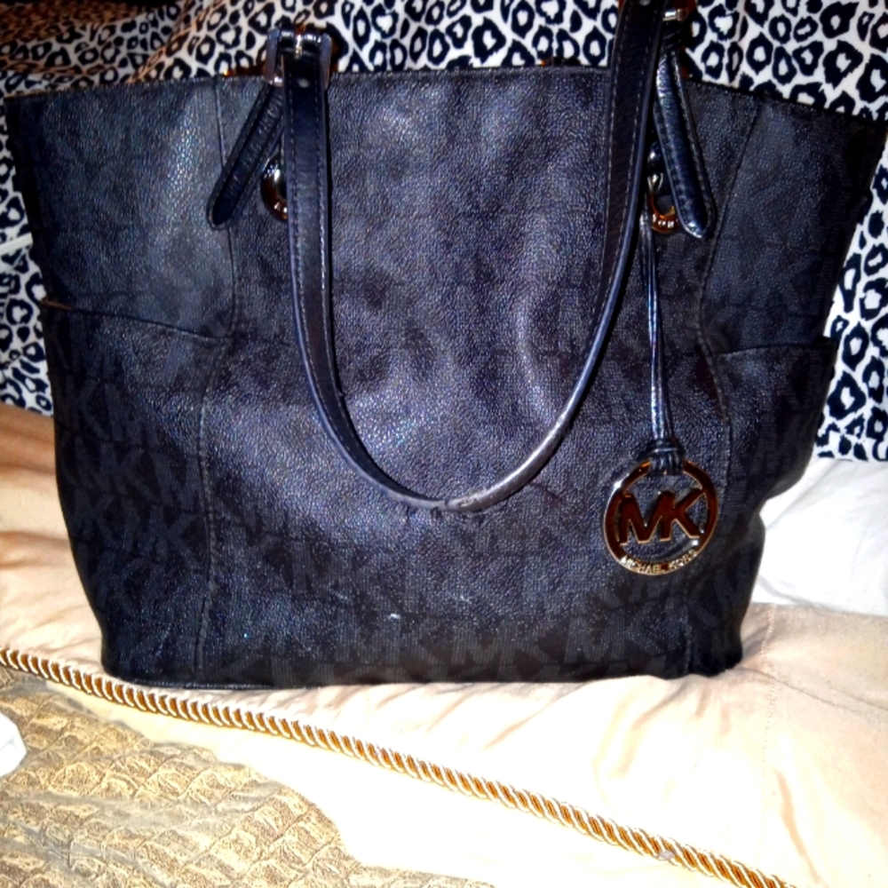 MK purse